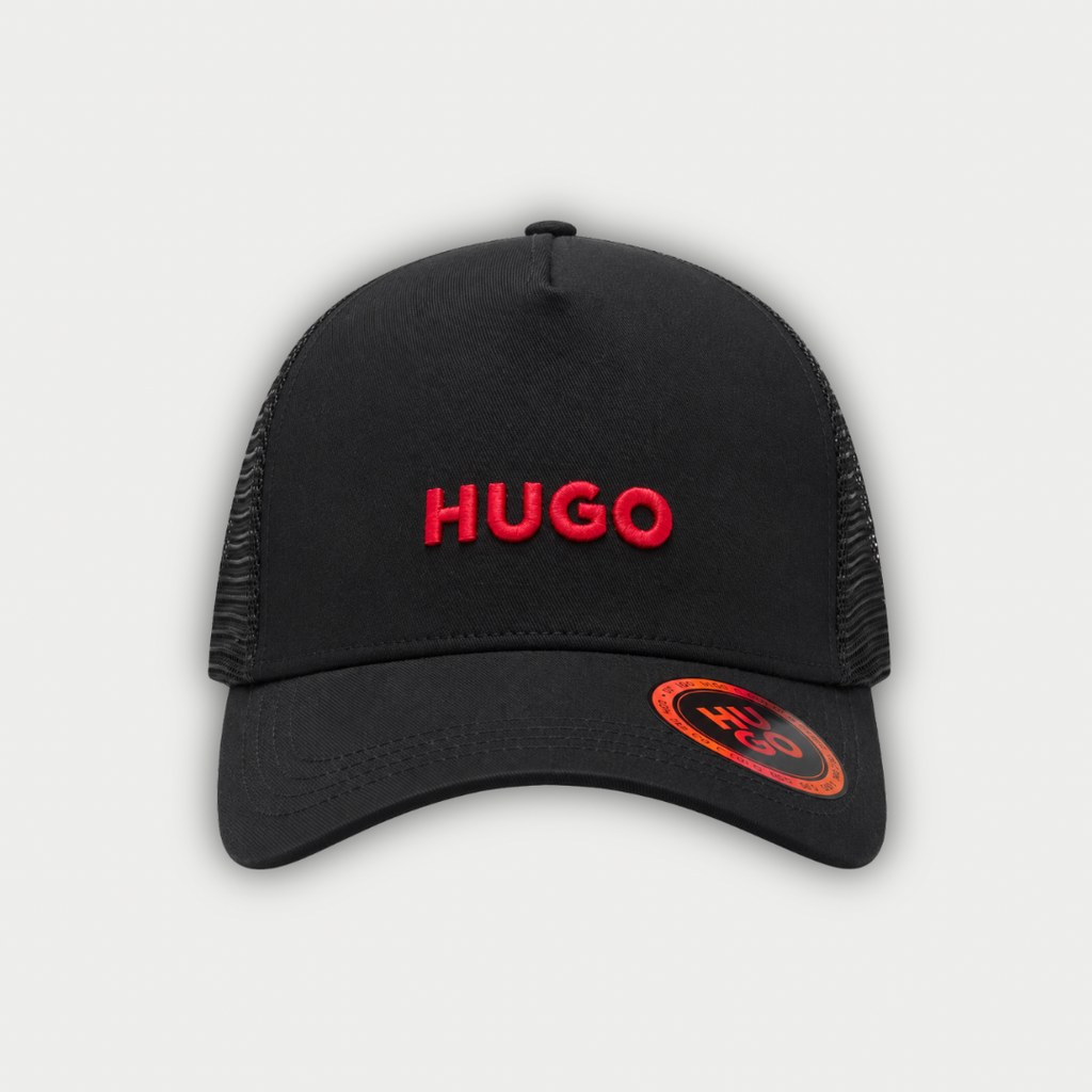 GORRA HUGO NEGRA LETRA ROJA