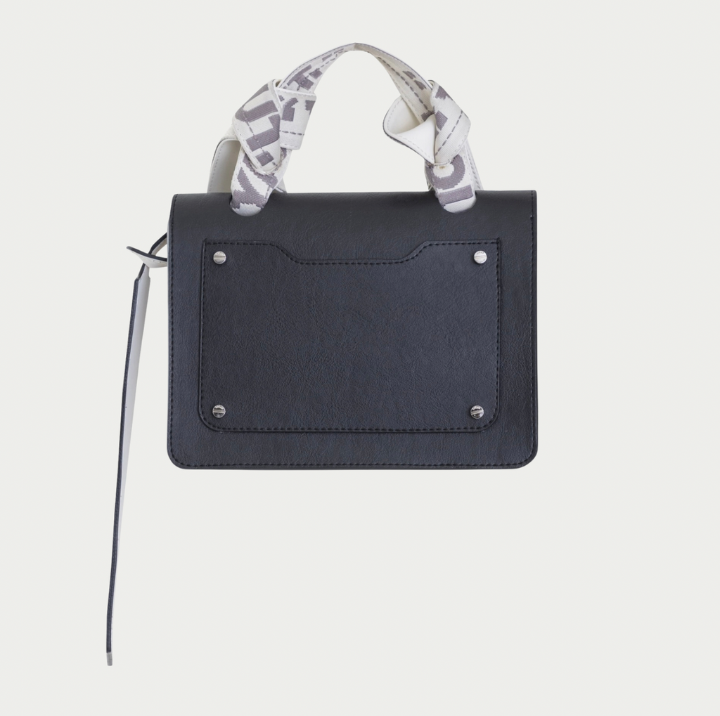 PRIORITY PURSE Y/OUT